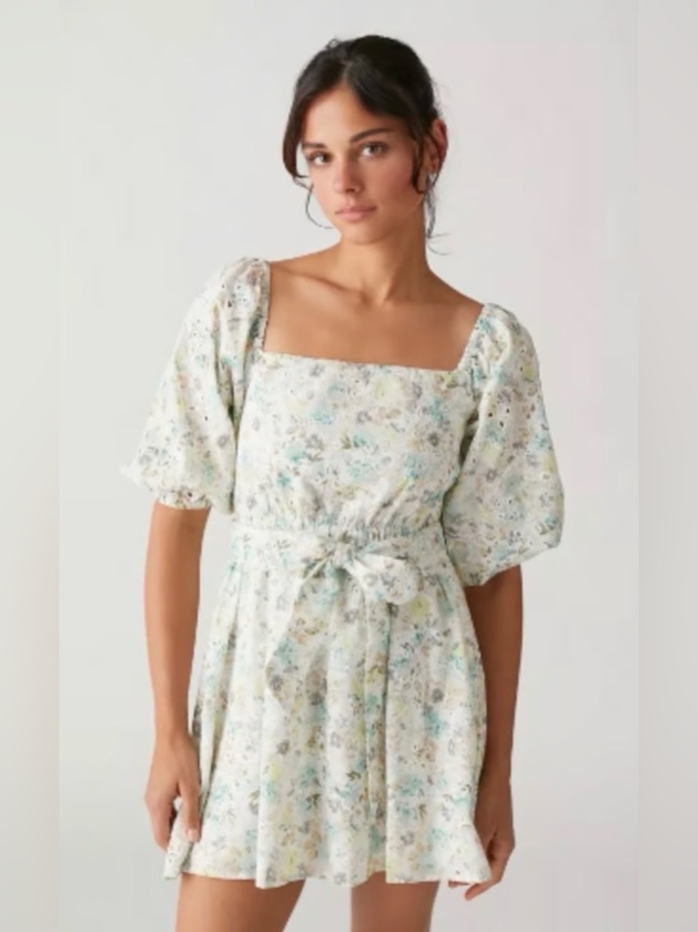 MINKPINK Cream Floral Eyelet Irwin Belt Mini Dress Cottagecore GUC M #2681